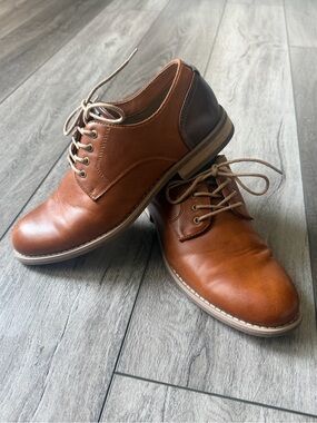 J. Ferrar- Kent Oxford Two-Tone Leather Derby Shoes in Tan and Dark Brown